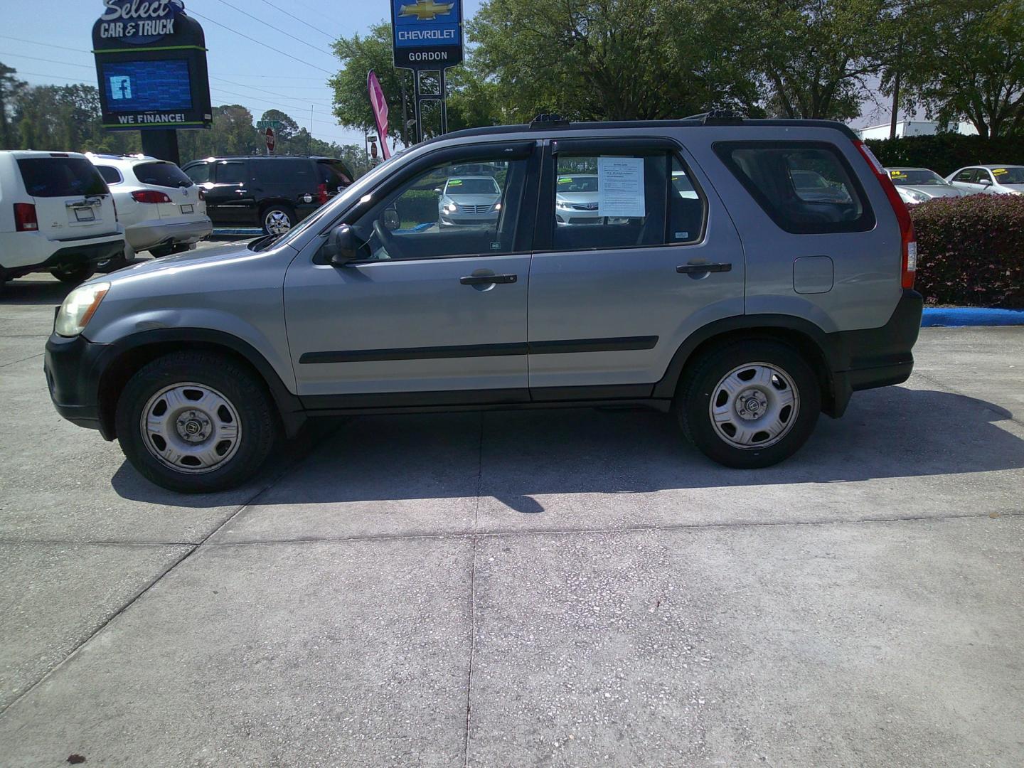 2006 SILVER HONDA CR-V (SHSRD68576U) , located at 390 Hansen Avenue, Orange Park, FL, 32065, (904) 276-7933, 30.130497, -81.787529 - Photo#4